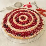 Johannisbeerkuchen -tarte mit verschiedenen Jaohannisbeeren