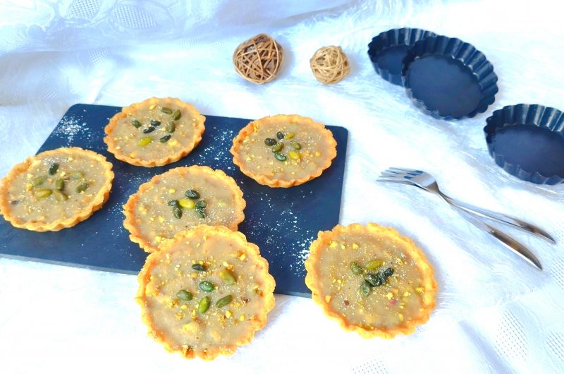 Pistazien- Karamell- Tartelettes aus Mürbeteig und einer Karamellcreme