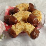 Mandel Hörnchen mit Marzipan