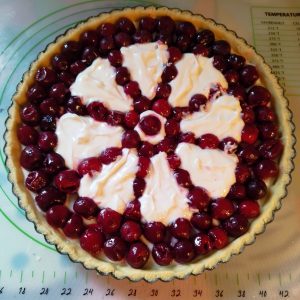 Quark- Pudding- Tarte mit Kirschen und Streusel Anleitung