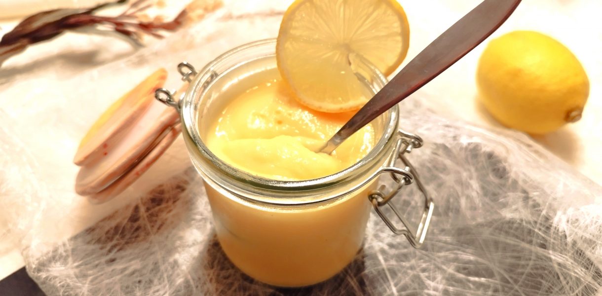 Lemon Curd- Zitronencreme mit Sahne