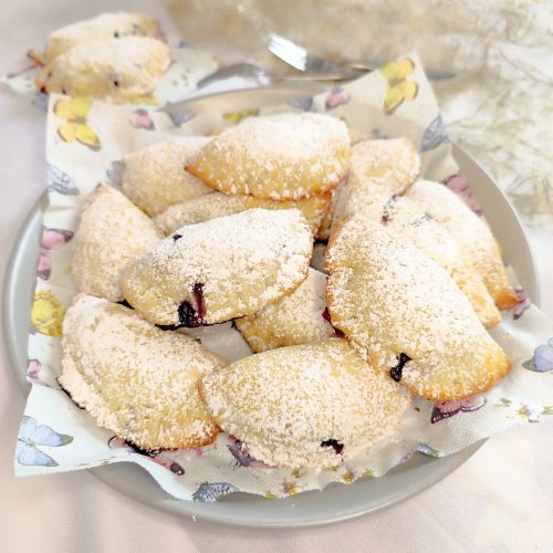 Sauerrahmplätzchen fruchtig gefüllt