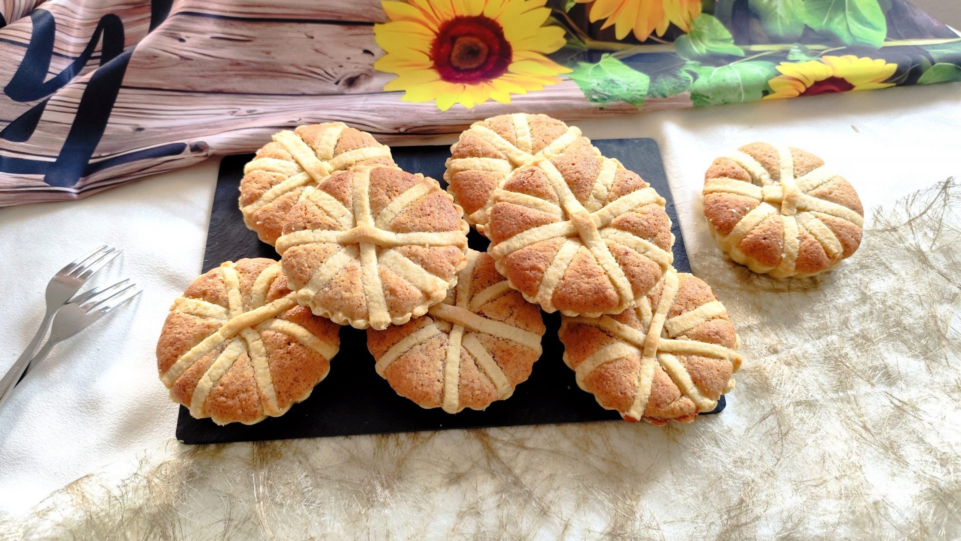 Traditionelle Leipziger Lerchen mit Teigkranz