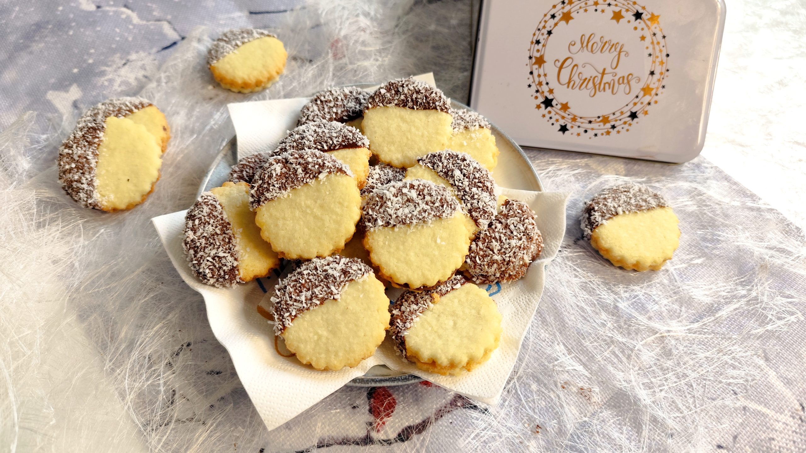Rezept Kokosplätzchen mit Nougat gefüllt