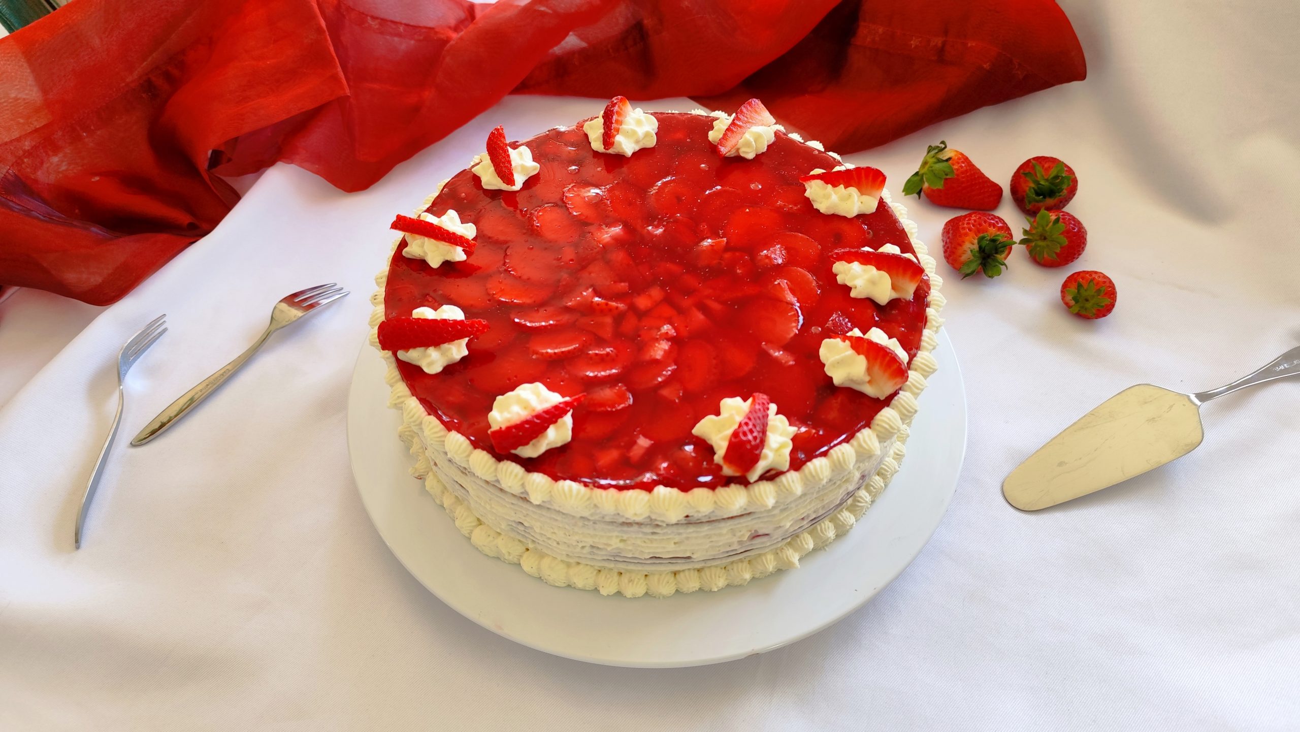 Rezept Erdbeertorte mit Vanille Sahne-Mascarponecreme