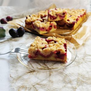 Rezept für einfachen Pflaumenkuchen mit Rührteig und knusprigen Streusel
